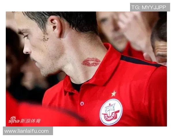 足球明星励志纹身图案女性专属设计展现力量与梦想的完美结合