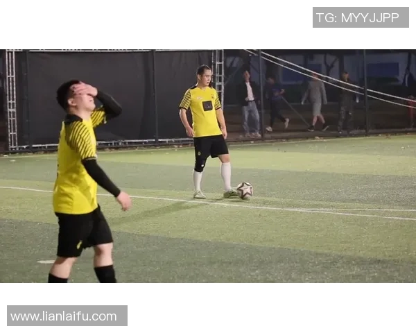 足球明星射门技巧与传奇瞬间的精彩回顾与分析 足球明星射门技巧与传奇瞬间的精彩回顾与分析